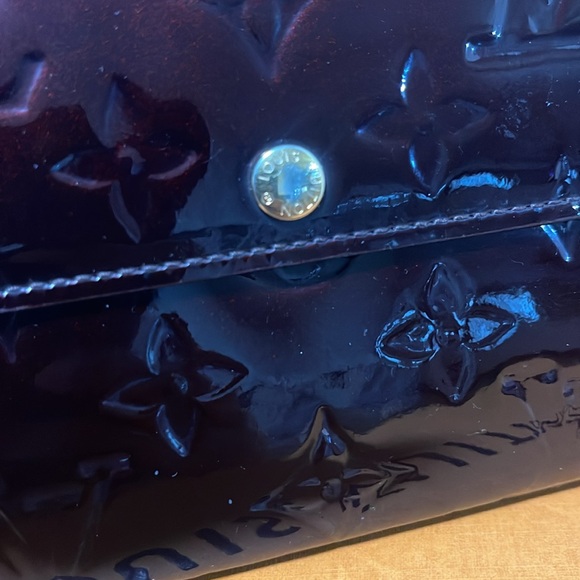 Louis Vuitton Amarante Vernis Sarah Monogram Wallet - Picture 6 of 17